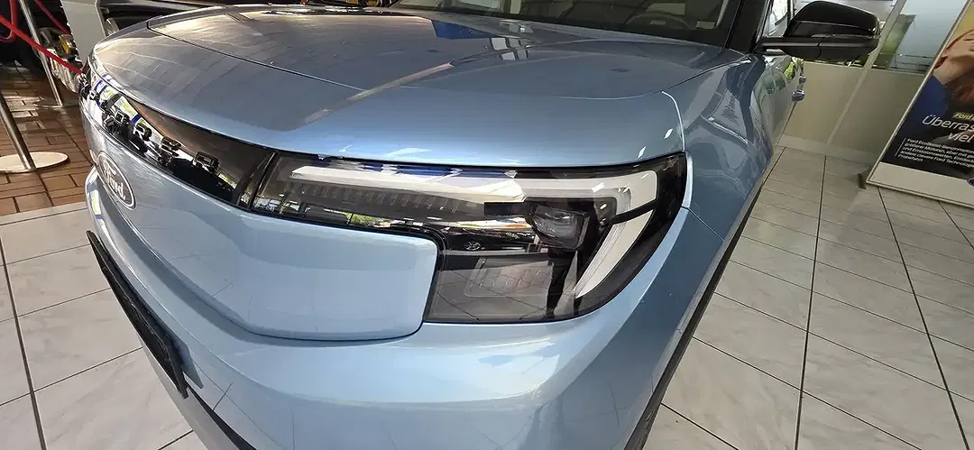 Ford Explorer Extended Range - Thumbnail 4