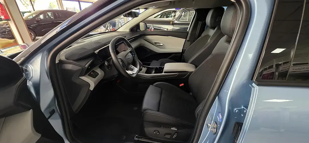 Ford Explorer Extended Range - Thumbnail 6