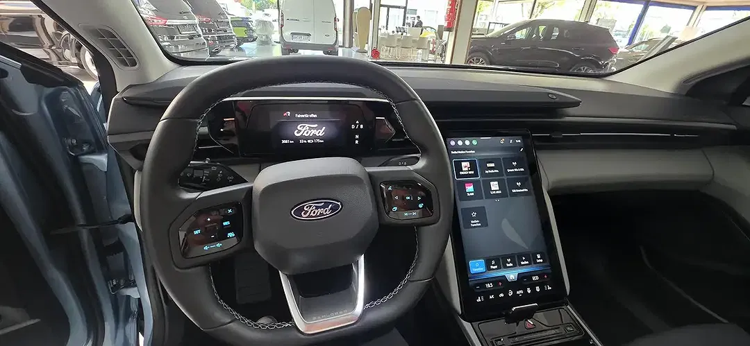 Ford Explorer Extended Range - Thumbnail 8