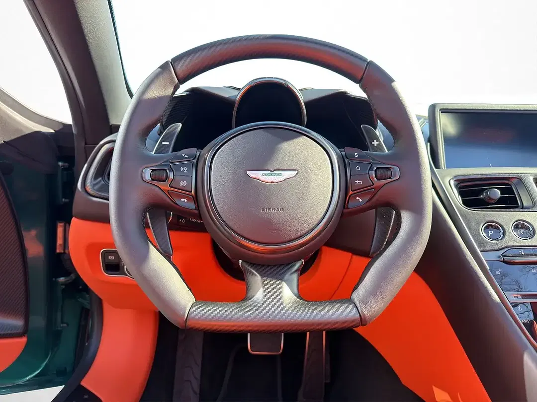 Aston Martin DBS 770 5.2 V12 Ultimate Volante - Thumbnail 10