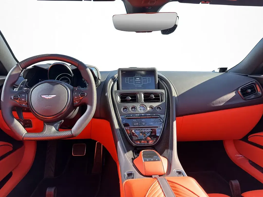Aston Martin DBS 770 5.2 V12 Ultimate Volante - Thumbnail 14