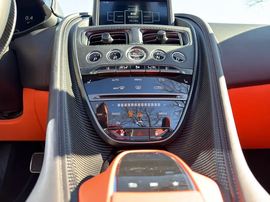 Aston Martin DBS 770 5.2 V12 Ultimate Volante - foto 15