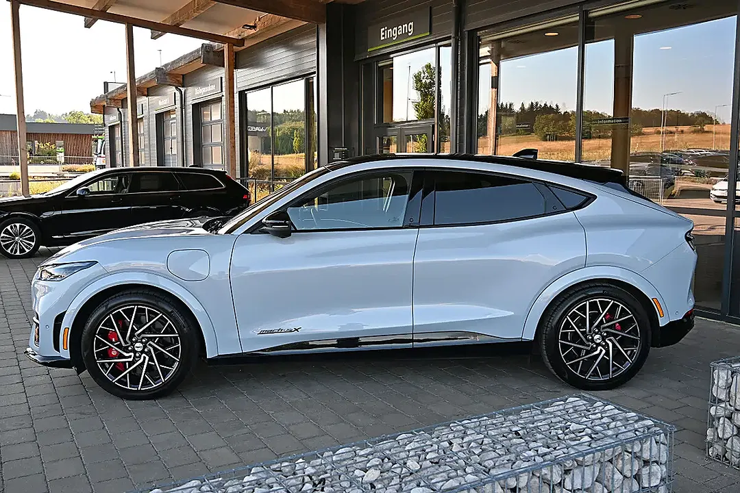 Ford Mustang Mach-E Extended Range GT - foto 2