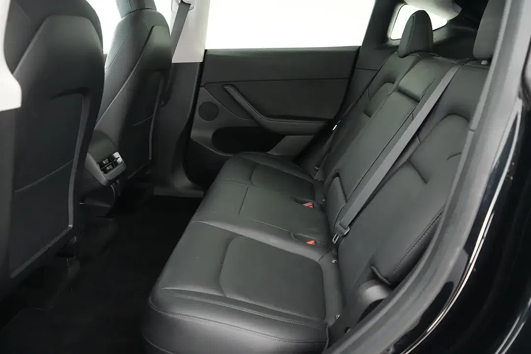 Tesla Model Y Dual Motor Long Range - Thumbnail 14