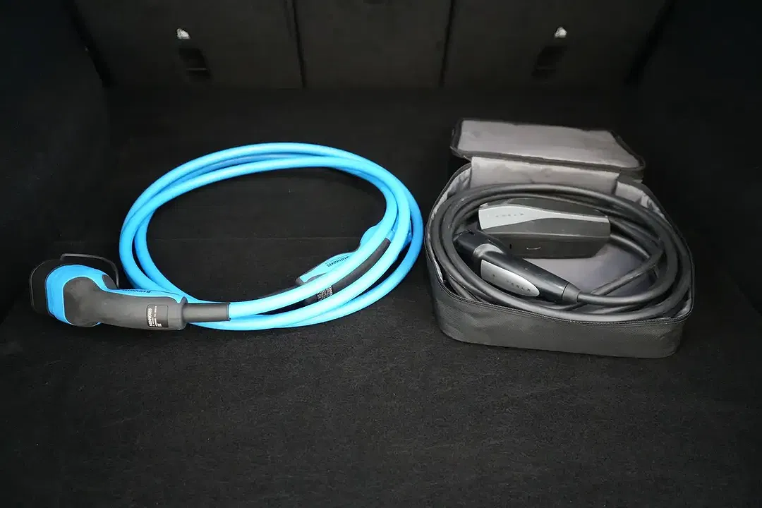 Tesla Model Y Dual Motor Long Range - Thumbnail 17