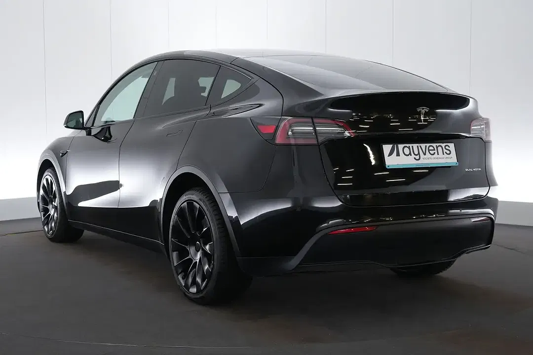 Tesla Model Y Dual Motor Long Range - foto 30