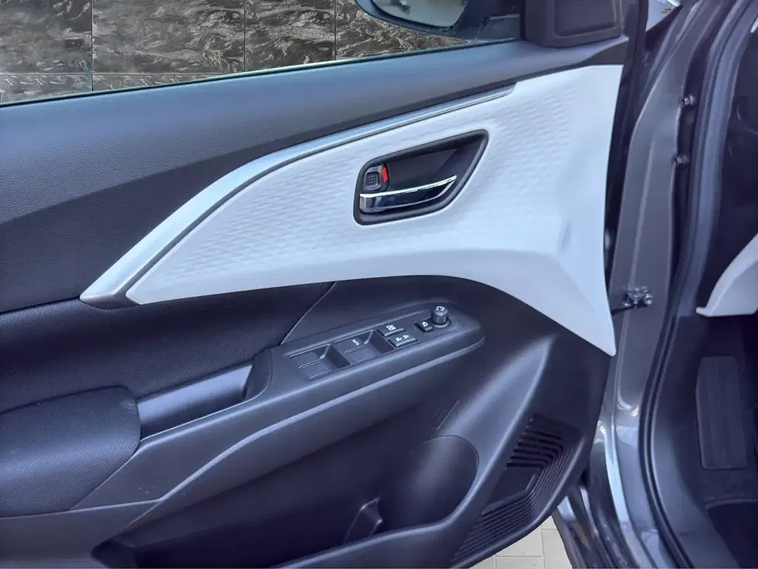Suzuki Swift Hybrid 1.2 Comfort+ - Thumbnail 9