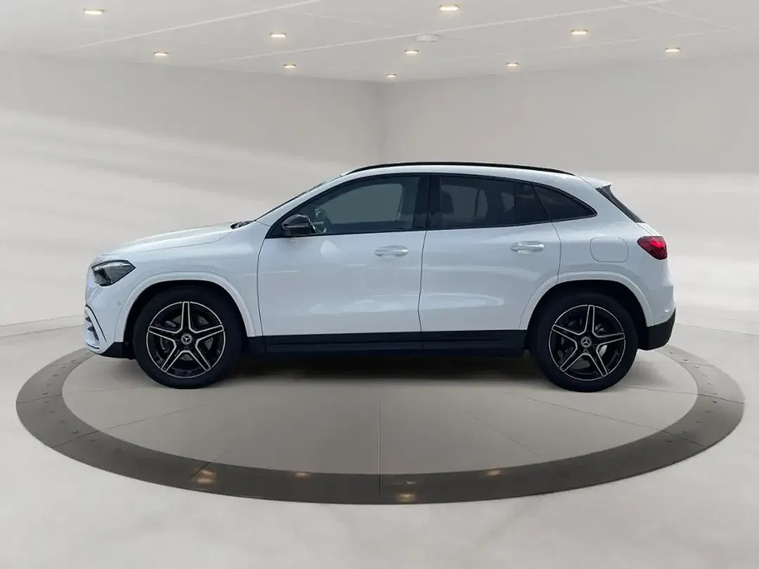 Mercedes-Benz GLA 180 AMG MBUX Night - Thumbnail 3