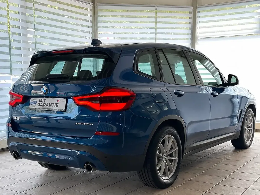 BMW X3 - Thumbnail 3