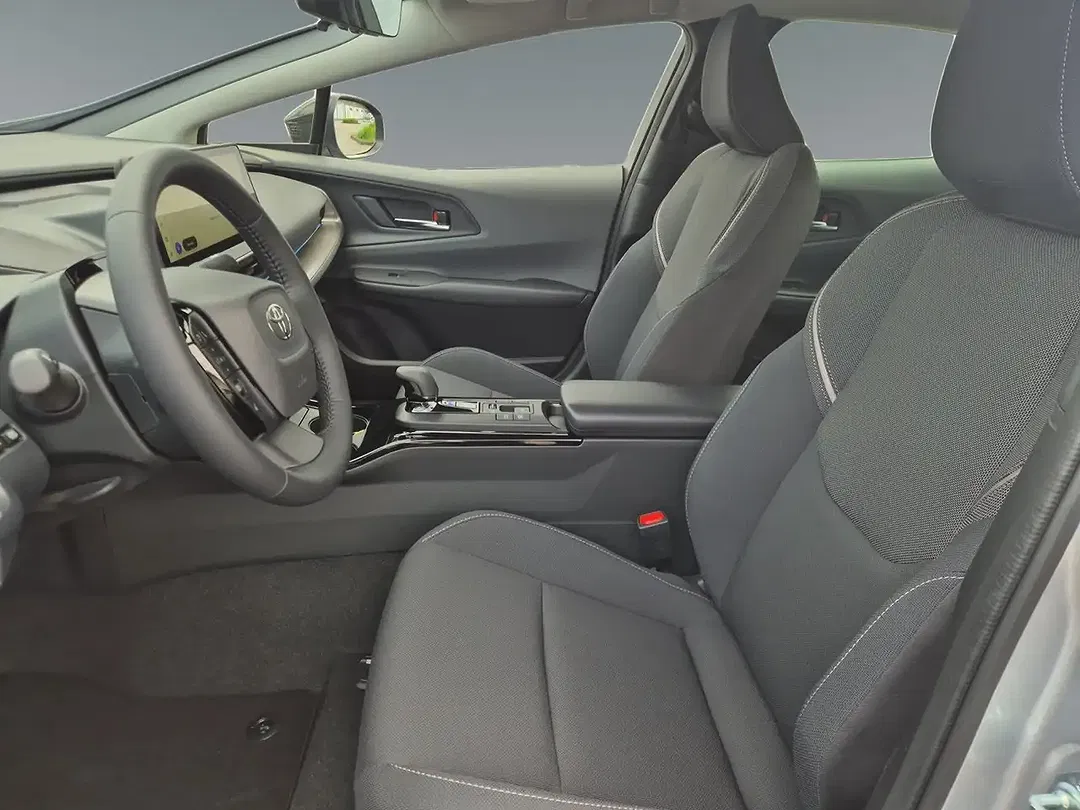 Toyota Prius PHEV Executive - Thumbnail 10