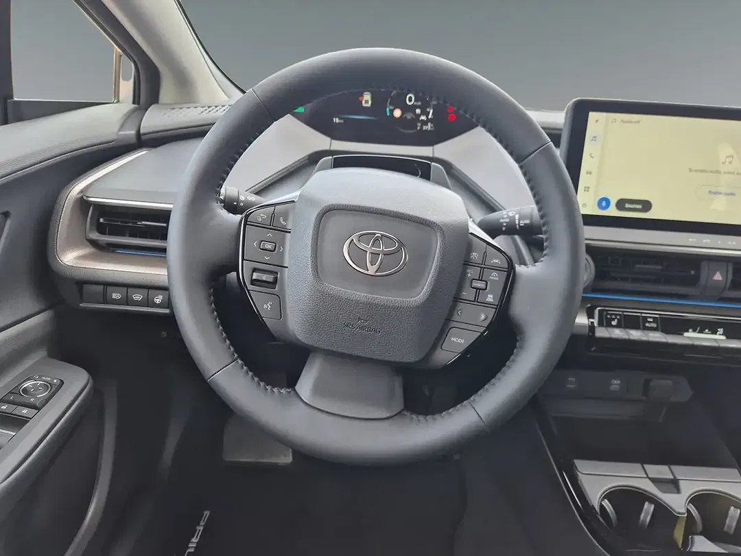 Toyota Prius PHEV Executive - Thumbnail 13