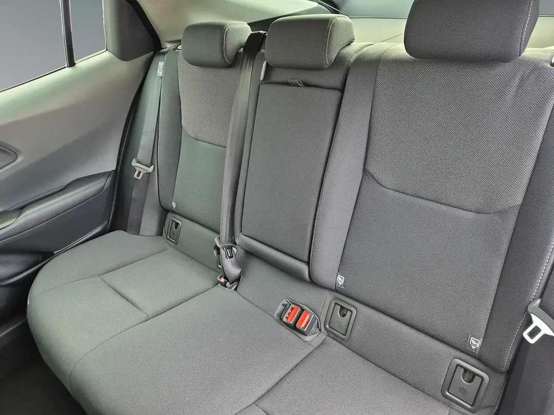 Toyota Prius PHEV Executive - Thumbnail 14