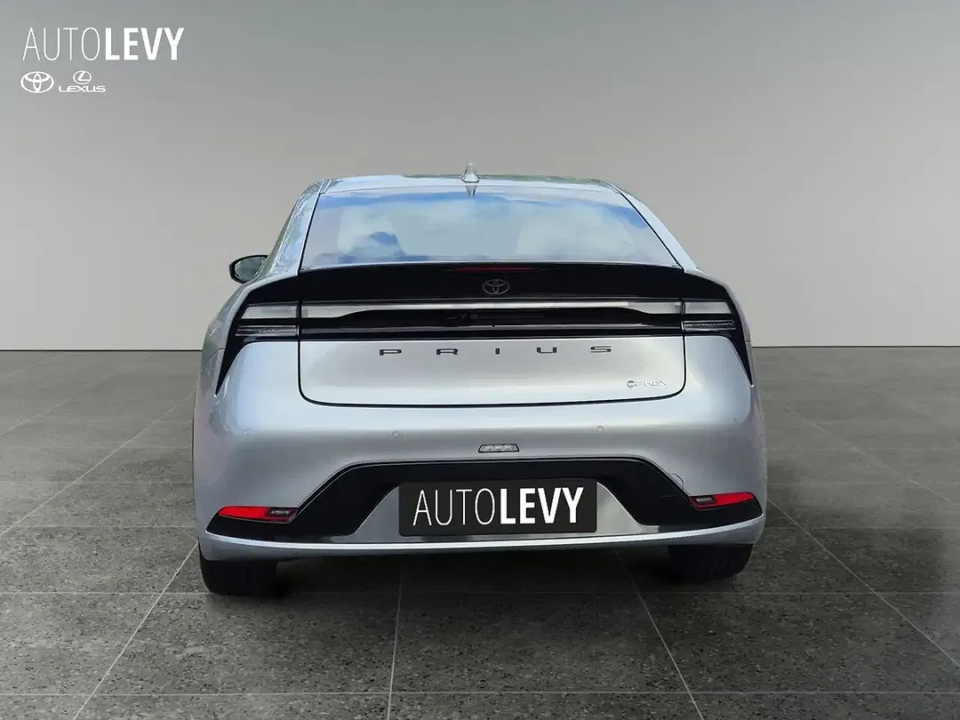 Toyota Prius PHEV Executive - Thumbnail 5