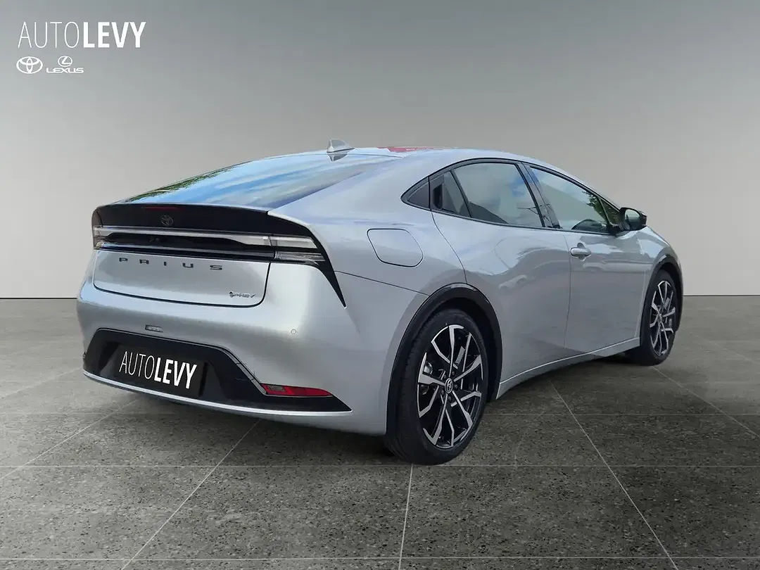 Toyota Prius PHEV Executive - Thumbnail 6