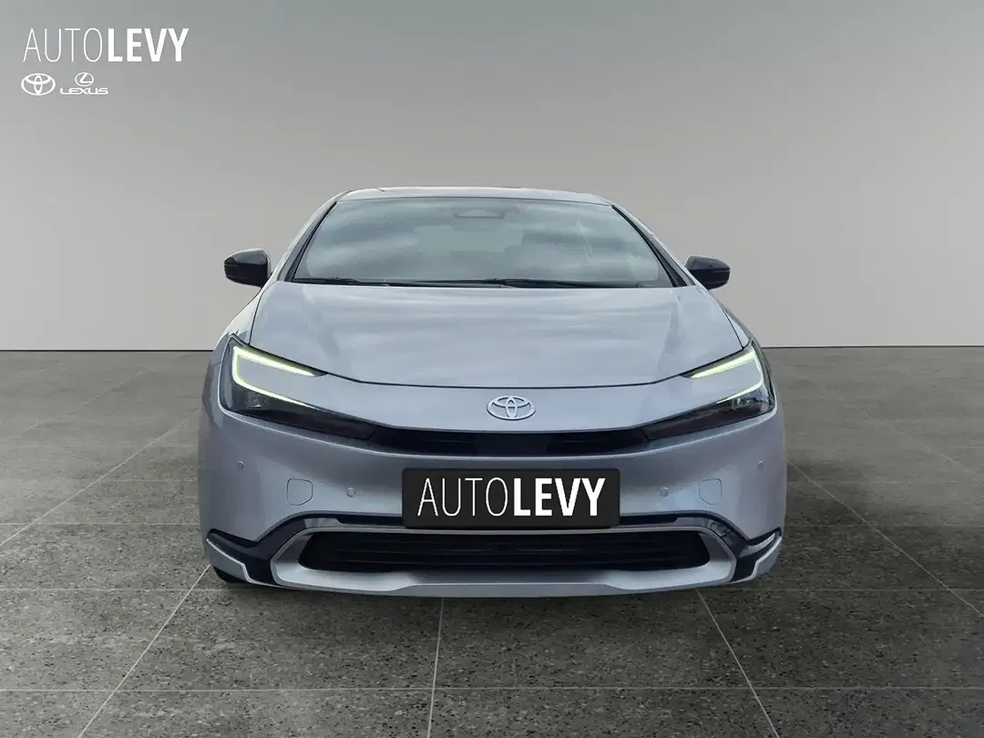 Toyota Prius PHEV Executive - Thumbnail 9