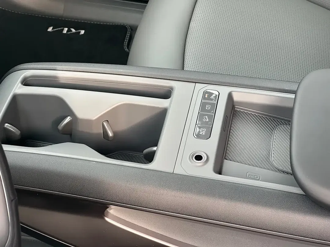 Kia EV9 Air - Thumbnail 23