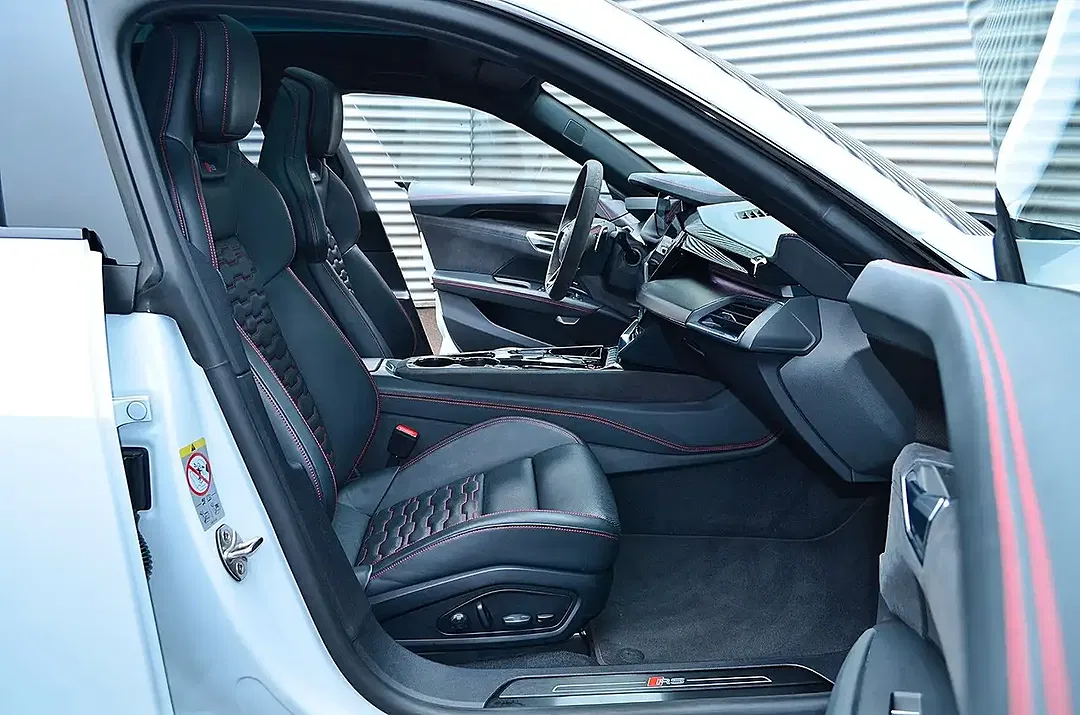 Audi RS e-tron GT - Thumbnail 11