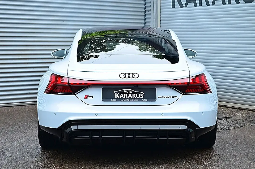Audi RS e-tron GT - Thumbnail 8