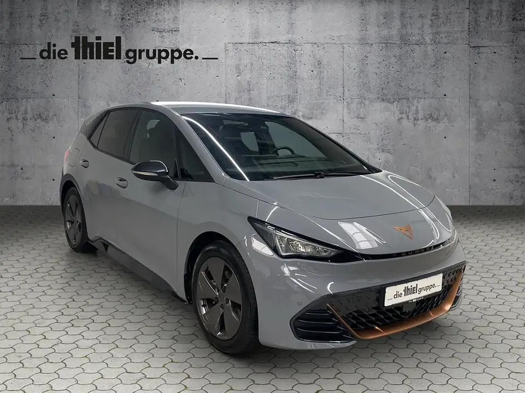 CUPRA Born - Thumbnail 2