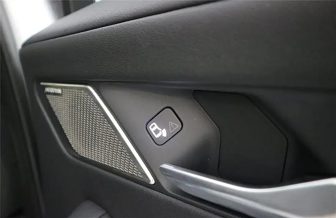 Jaguar I-Pace EV400 4x4 S - Thumbnail 7