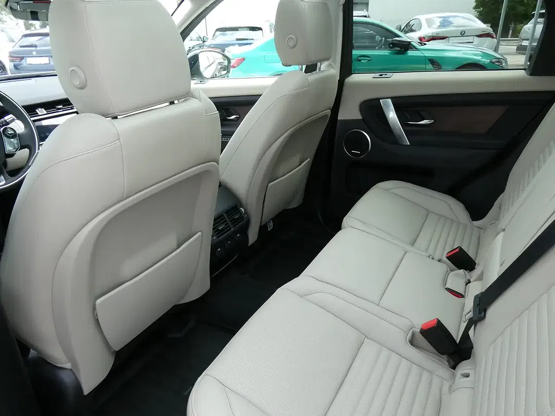 Land Rover Discovery Sport P300e 4x4 PHEV SE - Thumbnail 10
