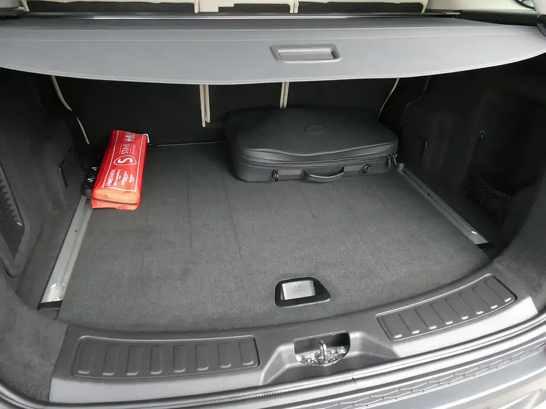 Land Rover Discovery Sport P300e 4x4 PHEV SE - Thumbnail 4