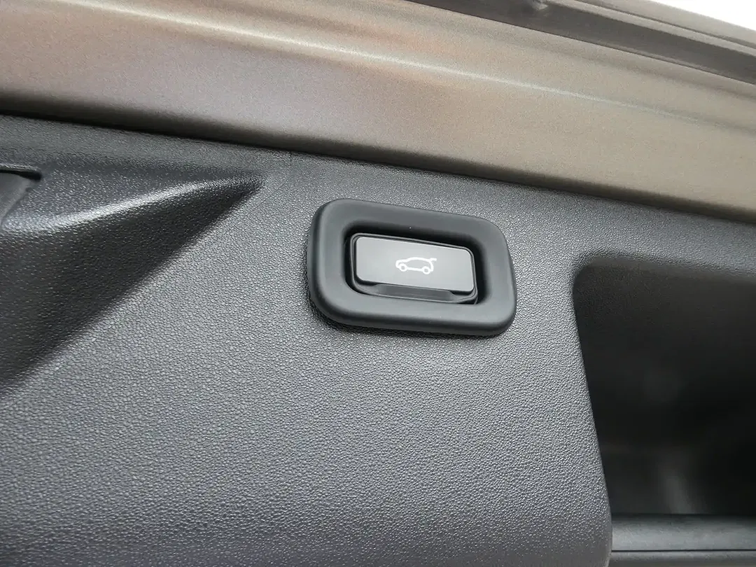 Land Rover Discovery Sport P300e 4x4 PHEV SE - Thumbnail 5