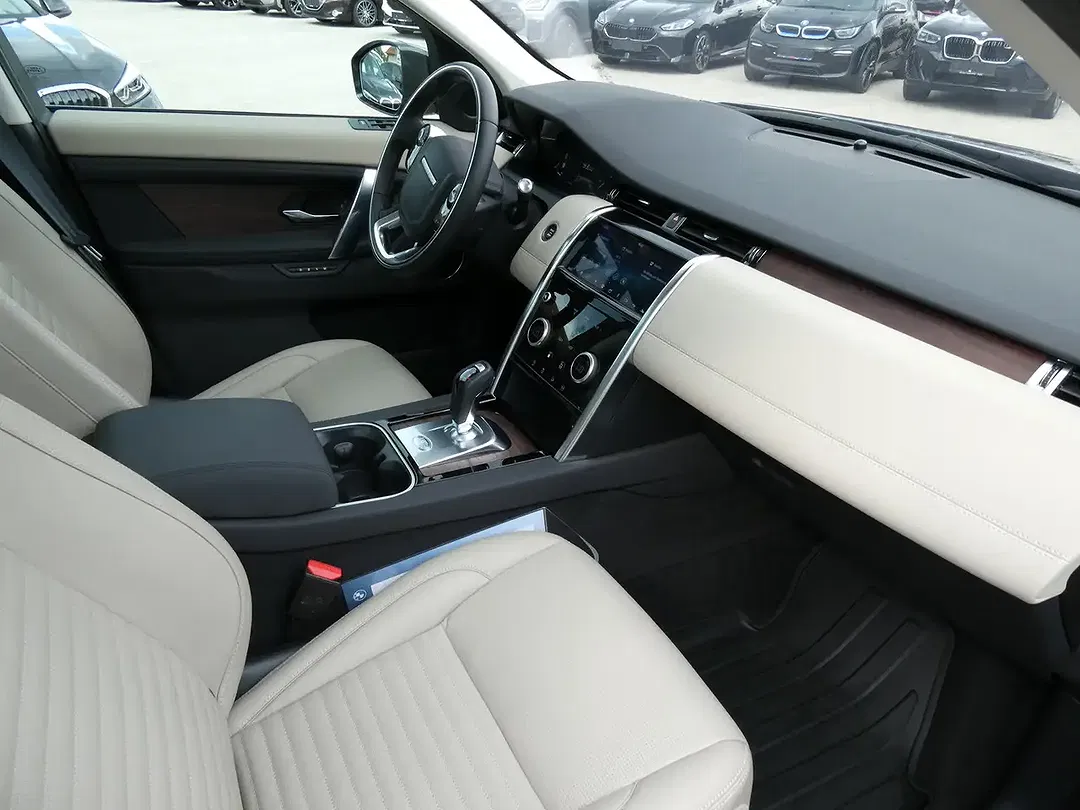 Land Rover Discovery Sport P300e 4x4 PHEV SE - Thumbnail 6