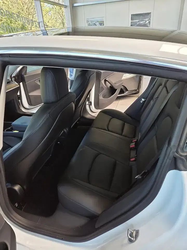 Tesla Model 3 AWD Dual Motor Long Range - Thumbnail 10