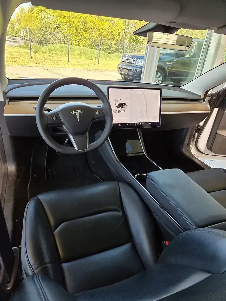 Tesla Model 3 AWD Dual Motor Long Range - Thumbnail 11