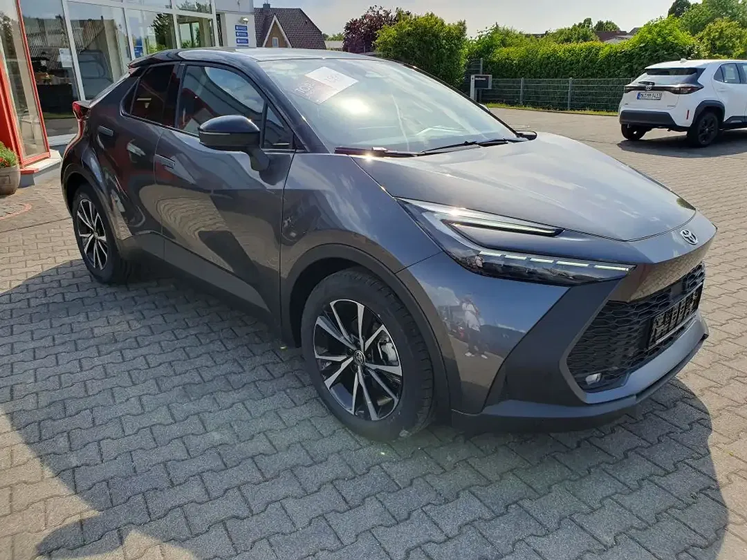 Toyota C-HR Hybrid Teamplayer - Thumbnail 2