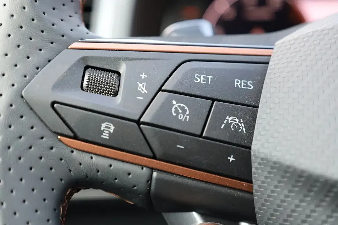 CUPRA Ateca 2.0 TSI DSG 4Drive VZ - Thumbnail 13