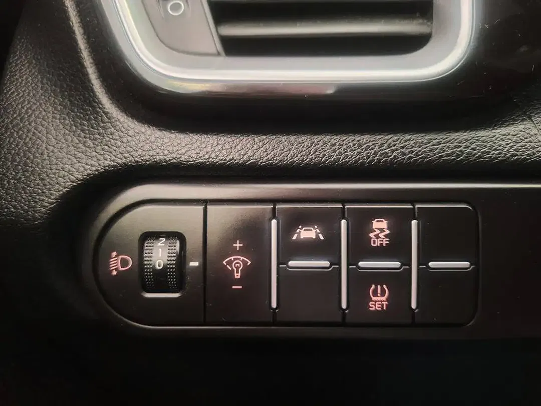 Kia Ceed / cee'd MHEV Vision - Thumbnail 14