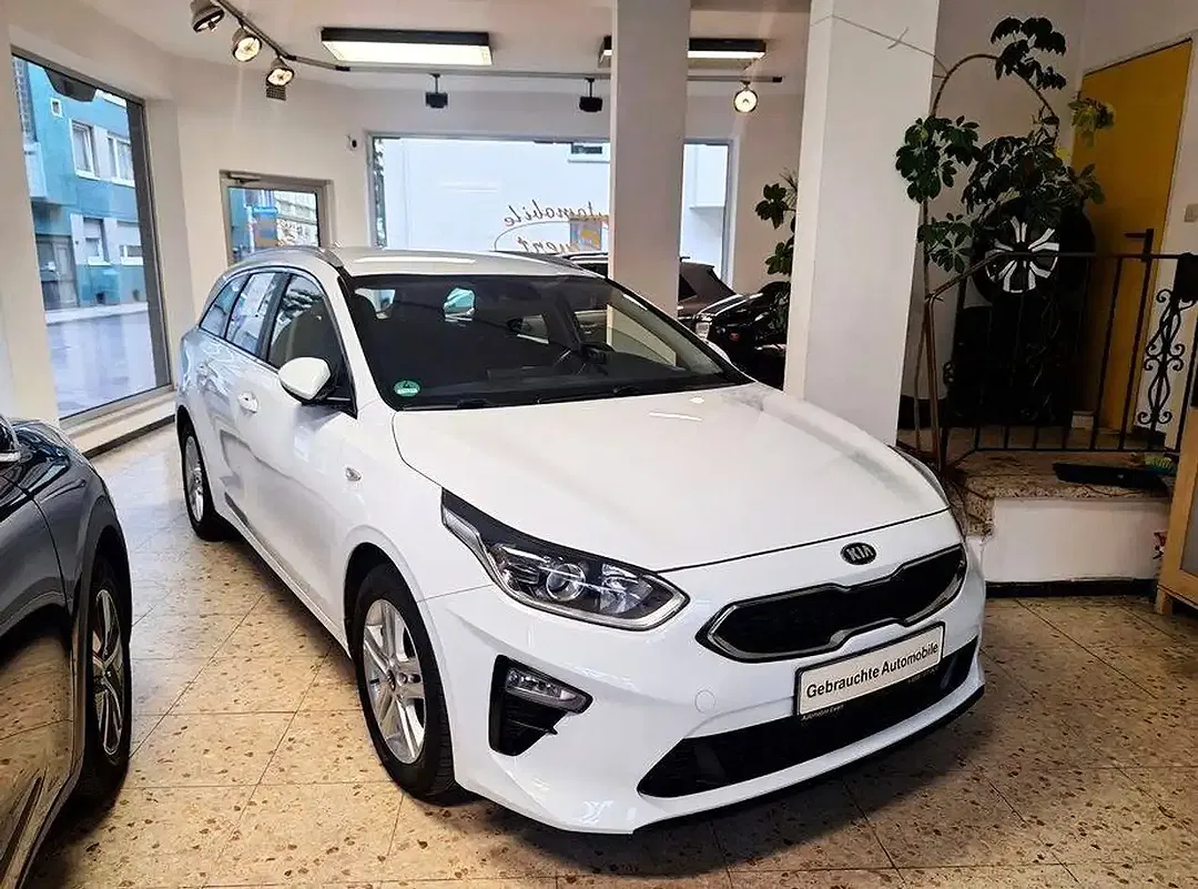 Kia Ceed / cee'd MHEV Vision - Thumbnail 3