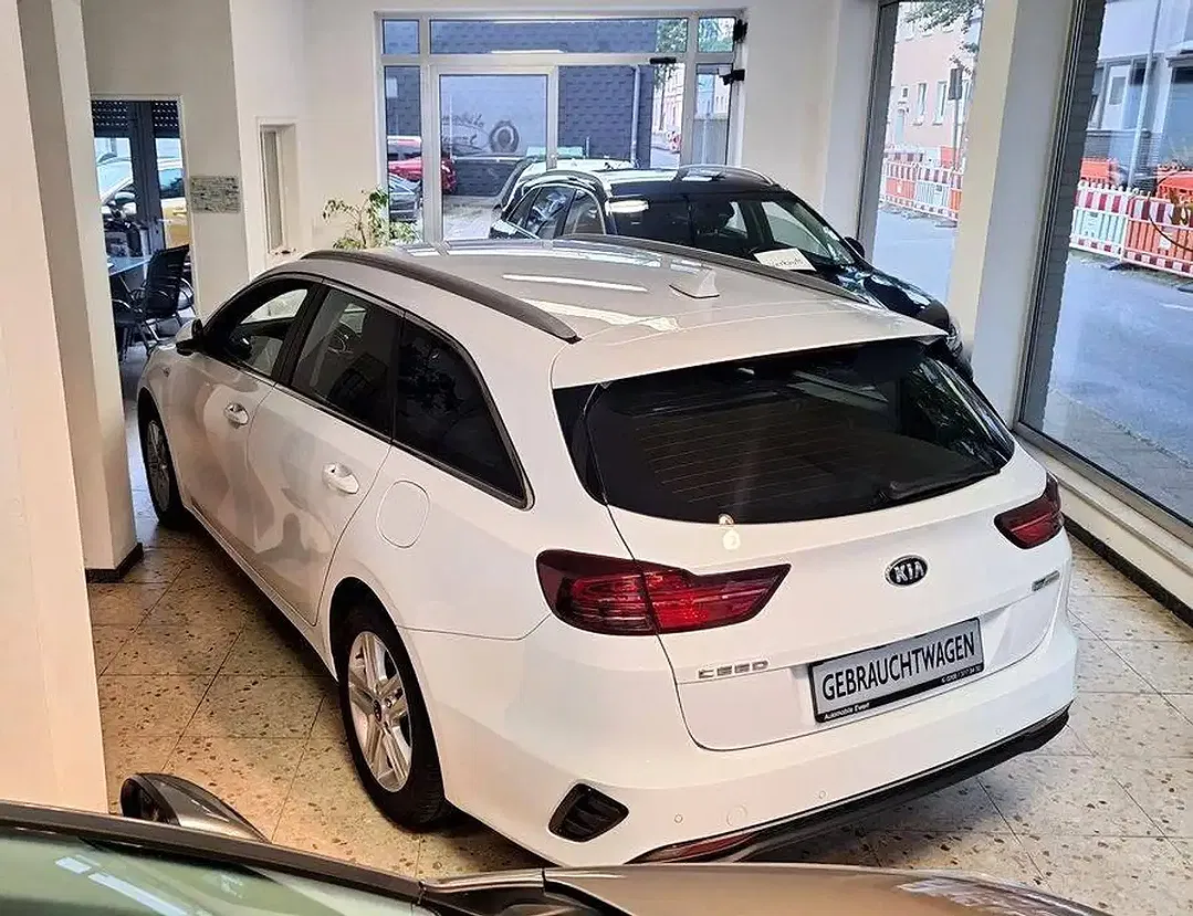 Kia Ceed / cee'd MHEV Vision - Thumbnail 4