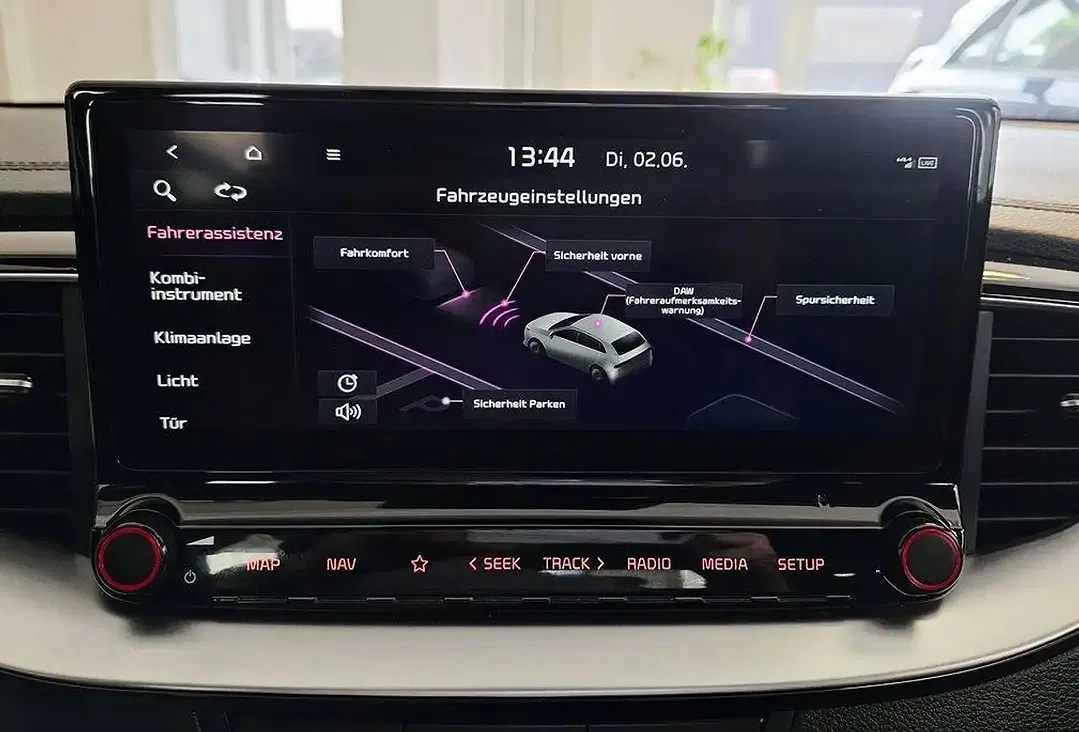 Kia Ceed / cee'd MHEV Vision - Thumbnail 9