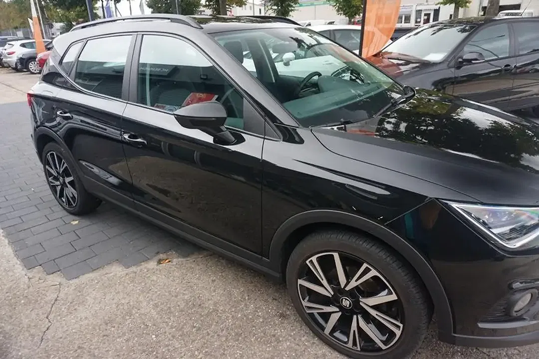 SEAT Arona Style - Thumbnail 4