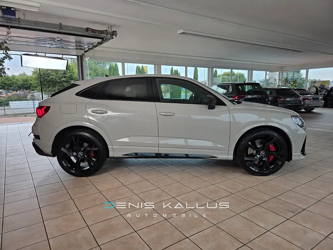 Audi RS Q3 Sportback - Thumbnail 11
