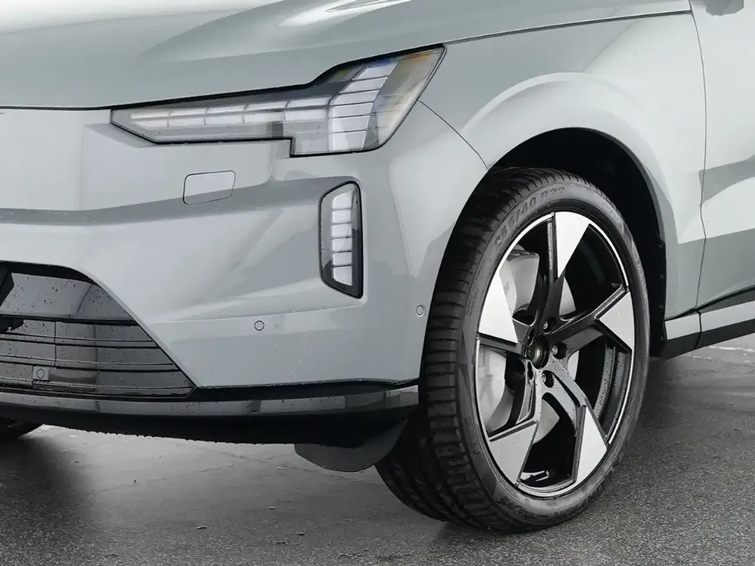 Volvo EX90 eAWD Performance Ultra - Thumbnail 11