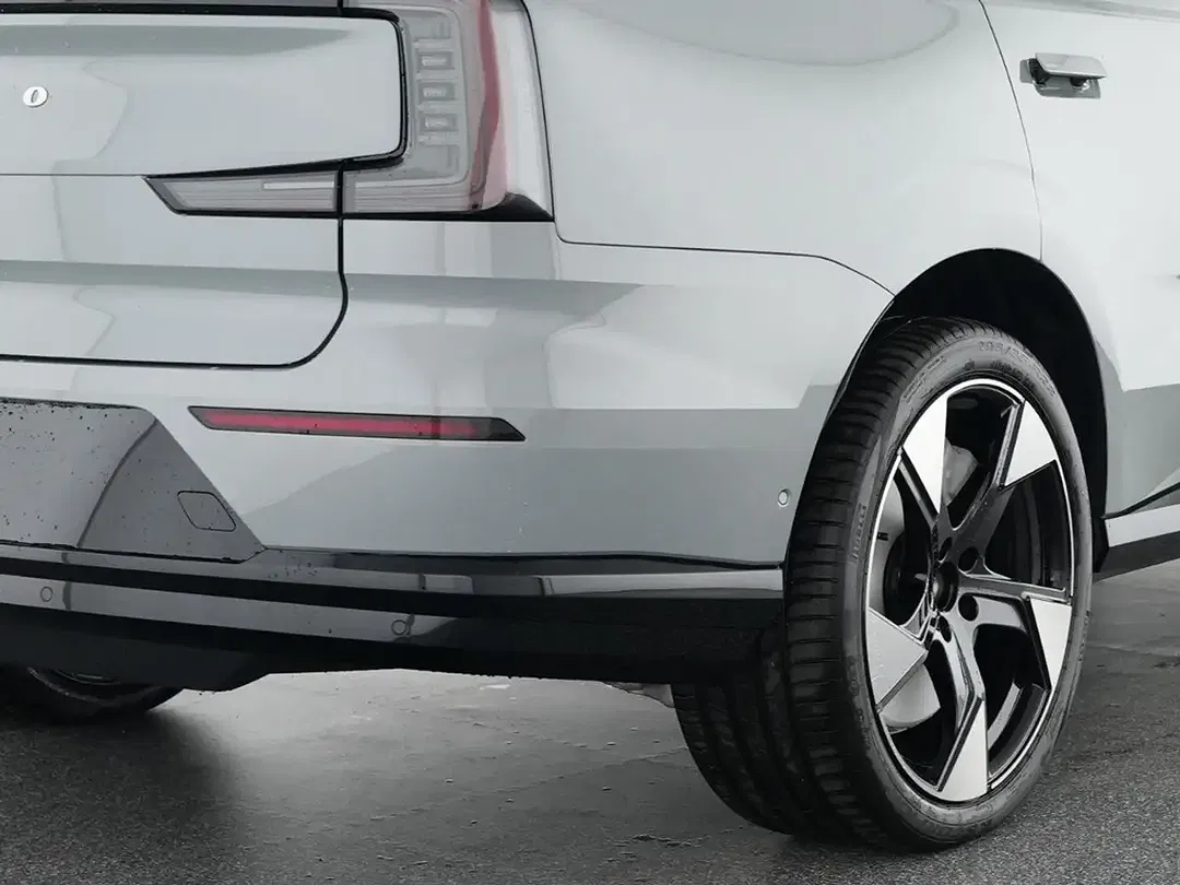 Volvo EX90 eAWD Performance Ultra - Thumbnail 12