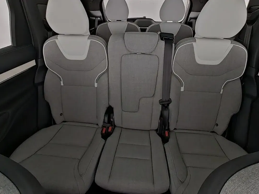 Volvo EX90 eAWD Performance Ultra - Thumbnail 14