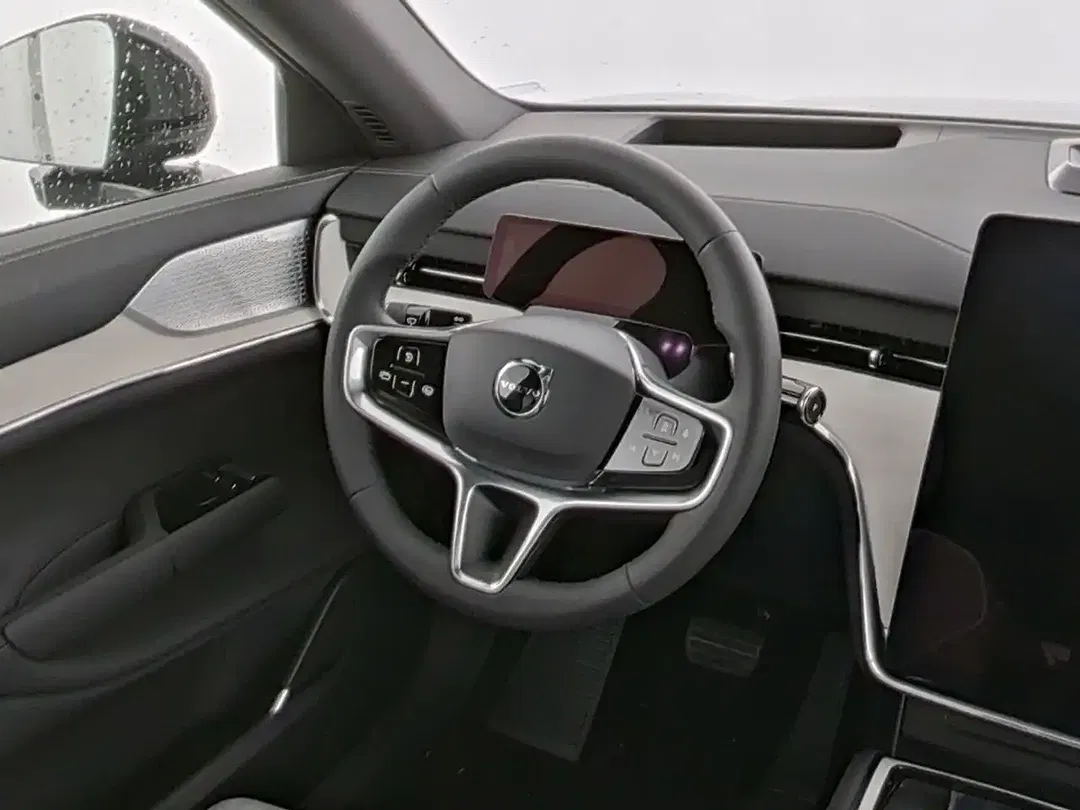Volvo EX90 eAWD Performance Ultra - Thumbnail 15