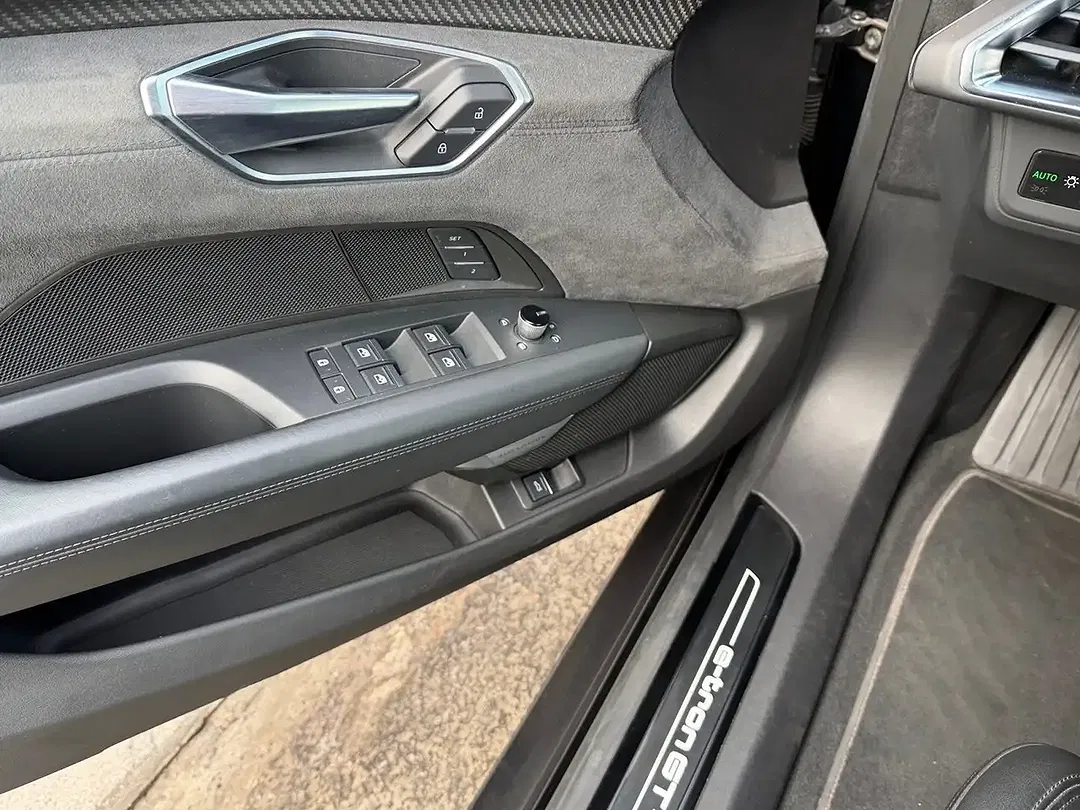 Audi e-tron GT - foto 15