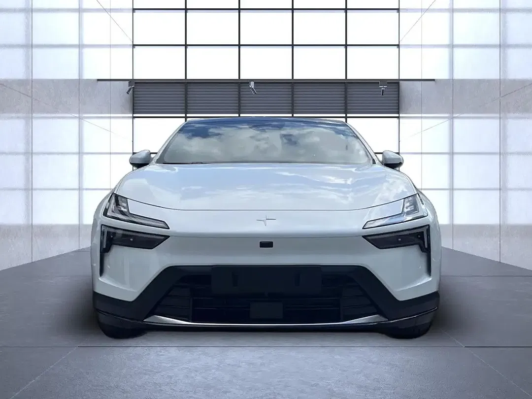 Polestar 4 - Thumbnail 5