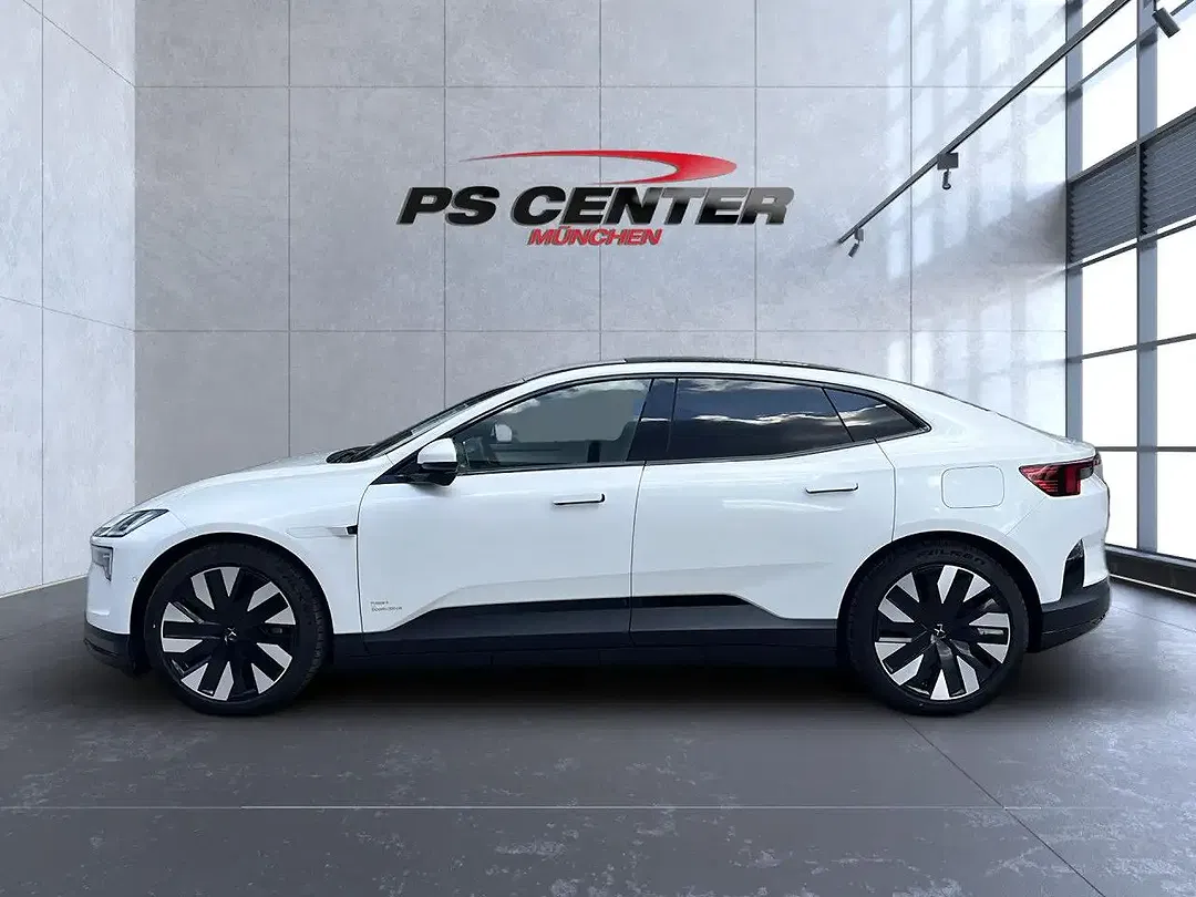 Polestar 4 - Thumbnail 6