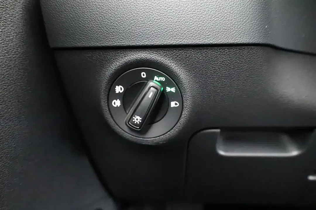 Skoda Karoq 2.0 TDI DSG 4x4 Selection - Thumbnail 9
