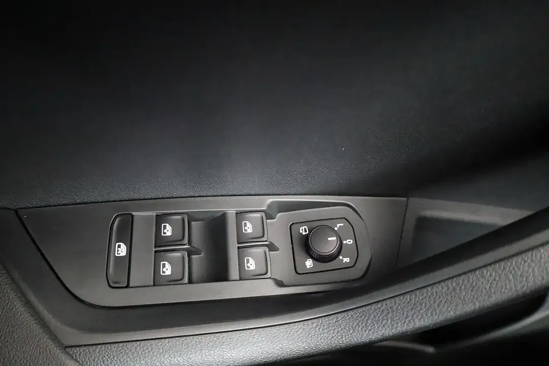 Skoda Karoq 2.0 TDI DSG 4x4 Selection - Thumbnail 8
