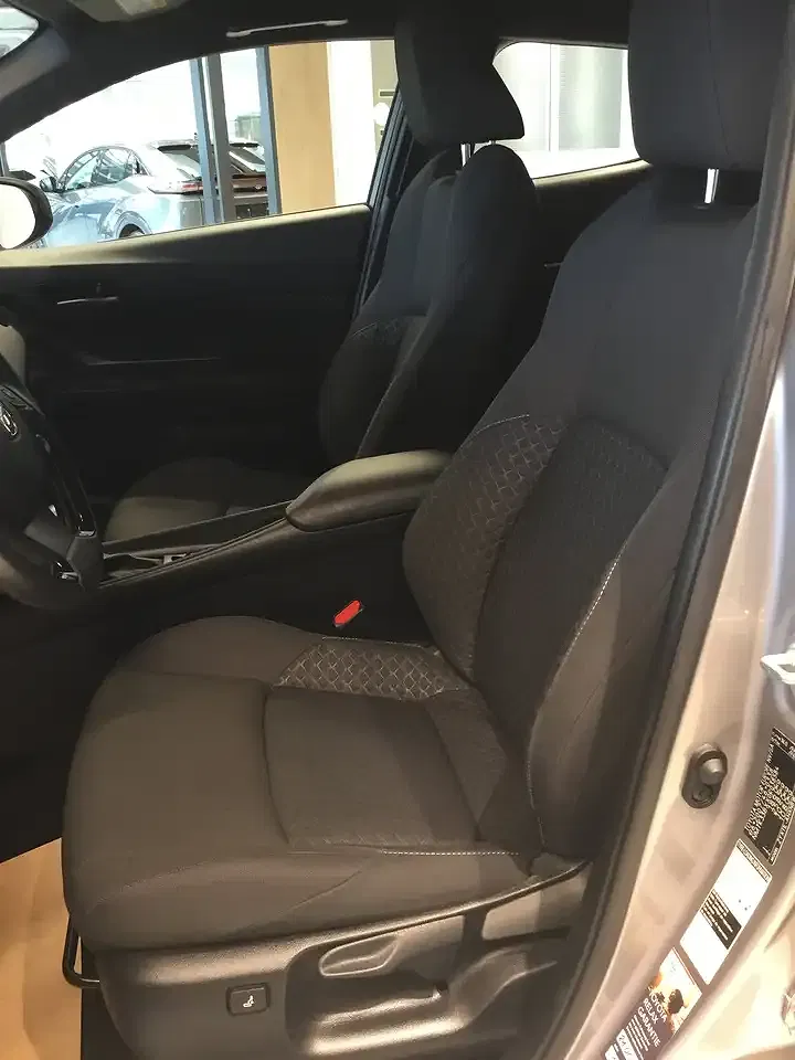 Toyota C-HR - Thumbnail 12