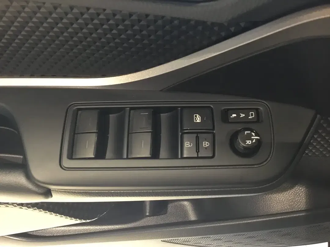 Toyota C-HR - Thumbnail 13