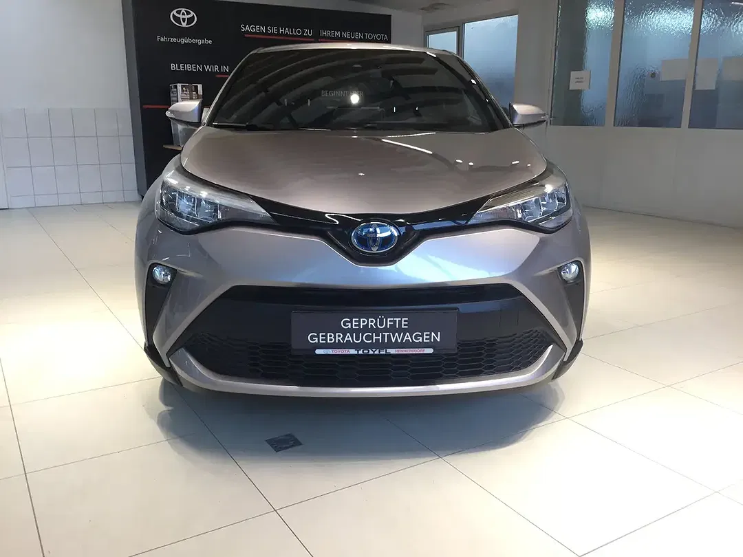 Toyota C-HR - Thumbnail 3